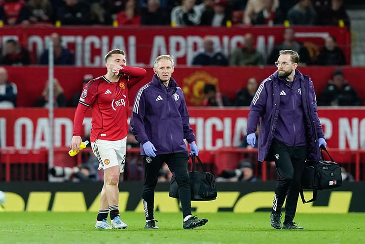 Luke Shaw chấn thương ở trận thắng của MU, nỗi lo với ĐT Anh trước World Cup