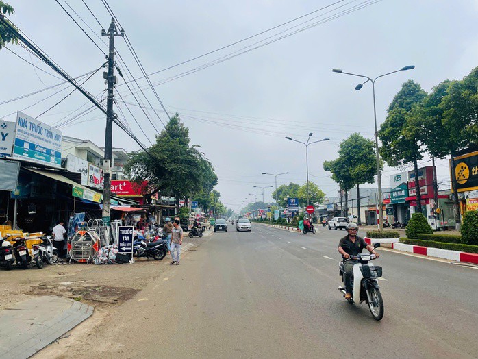 Đoạn đường vợ chồng anh Nguyễn Ngọc Hào và chị Nguyễn Thị Thu không may bị xe tải tông từ phía sau