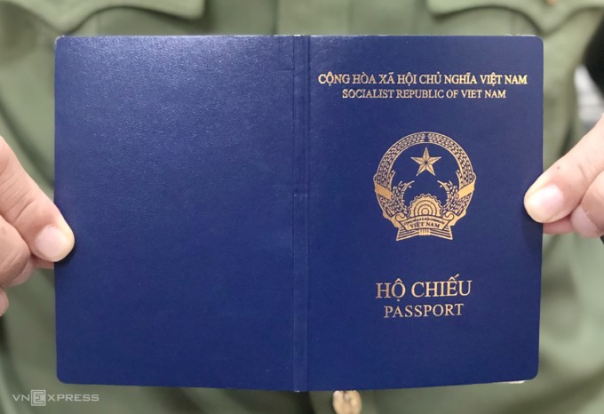 Hộ chiếu phổ thông hiện nay. Ảnh: Phạm Dự