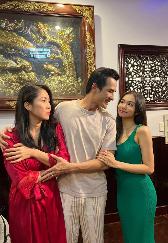 Diễn viên Lương Thế Thành, Lê Phương và Ngân Hòa trên phim trường "Bóng ma hạnh phúc".&nbsp;