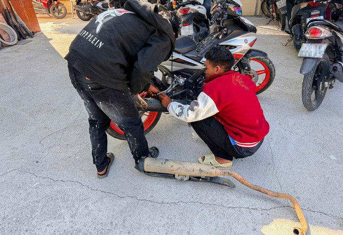 Công an xử lý một trường hợp độ chế