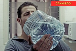 Tin tức sức khỏe - 4 sai lầm khi uống nước đang "tra tấn" bàng quang, khiến bạn đi tiểu “mất phanh” từ sáng đến tối