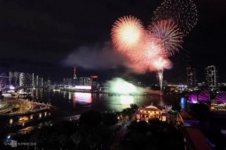 Những điểm hẹn lãng mạn ngắm pháo hoa dịp 30/4 tại TP HCM