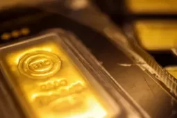 Trước giờ G: Vàng lặng sóng, giá dầu và chứng khoán chao đảo