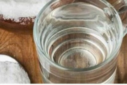 Uống nước muối buổi sáng: Lợi hay hại cho sức khỏe?