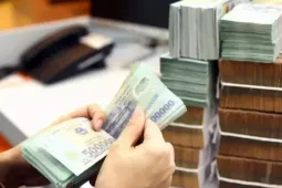 Bộ Chính trị thống nhất tăng lương cơ sở lên 2,53 triệu đồng từ 1/7