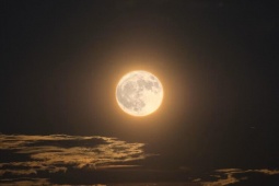 Tháng 5 có “Trăng đôi” hiếm gặp: Vì sao vừa có Trăng tròn lại thêm “Trăng xanh”?