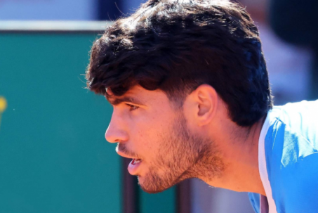 Alcaraz bỏ Roland Garros, Djokovic - Zverev vẫn "bó tay" ở cuộc đua thứ hạng