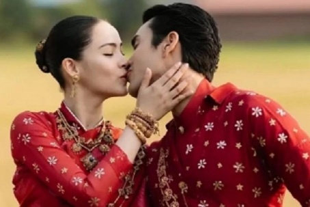  ' Tình đẹp như mơ '  của bông hồng xinh nhất Thái Lan và ông xã mỹ nam