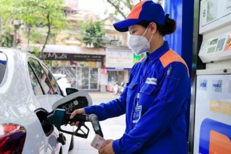 Giá xăng dầu hôm nay 28/4 mới nhất: Giá dầu thế giới tăng thẳng đứng, trong nước sẽ điều chỉnh sớm