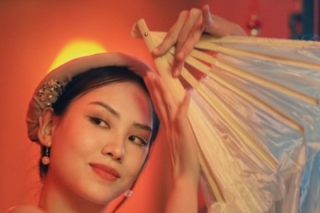 Hoa hậu Việt duy nhất đóng phim mùa lễ: Lọt top 40 Miss World, giờ lấn sân ca sĩ