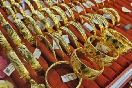 Giá vàng trong nước liên tục sụt giảm, vẫn cao hơn thế giới gần 20 triệu đồng/lượng