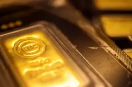 Trước giờ G: Vàng lặng sóng, giá dầu và chứng khoán chao đảo