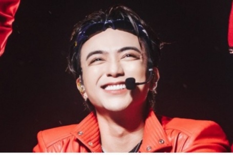 Sobin xả ảnh đêm “lễ tốt nghiệp” gây bão, fan đứng ngồi không yên