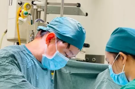 Bé 6 ngày tuổi bị vỡ ruột thừa, bác sĩ cảnh báo 'nóng'