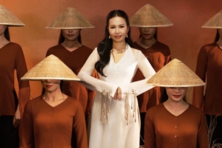 MV có câu hát tranh cãi 'Lúa chín không cúi đầu' đang thu hút bao nhiêu view?