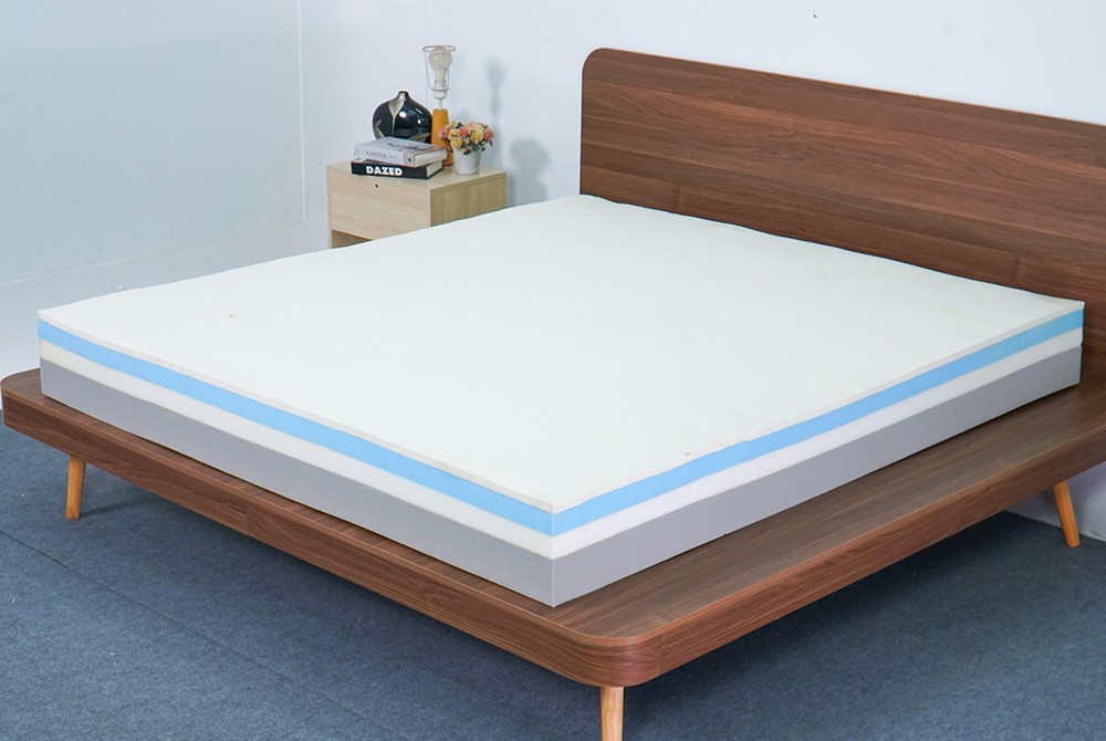 Thiết kế đa tầng của nệm foam TATANA giúp cân bằng độ êm và nâng đỡ cơ thể.