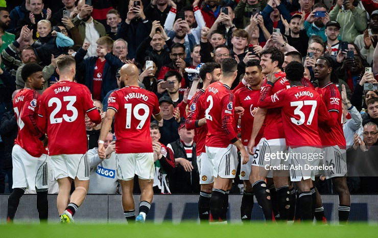 MU&nbsp;đánh bại Brentford, qua đó&nbsp;tiến sát vé dự Champions League