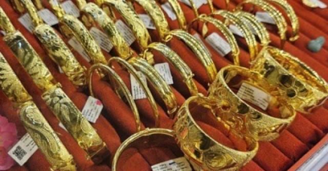 Giá vàng trong nước liên tục sụt giảm, vẫn cao ...