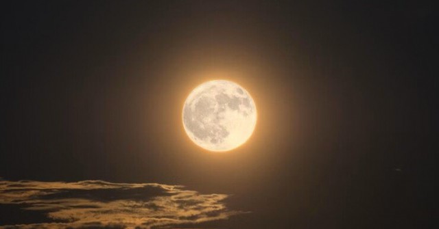 Tháng 5 có “Trăng đôi” hiếm gặp: Vì sao vừa có Trăng tròn lại thêm “Trăng xanh”?