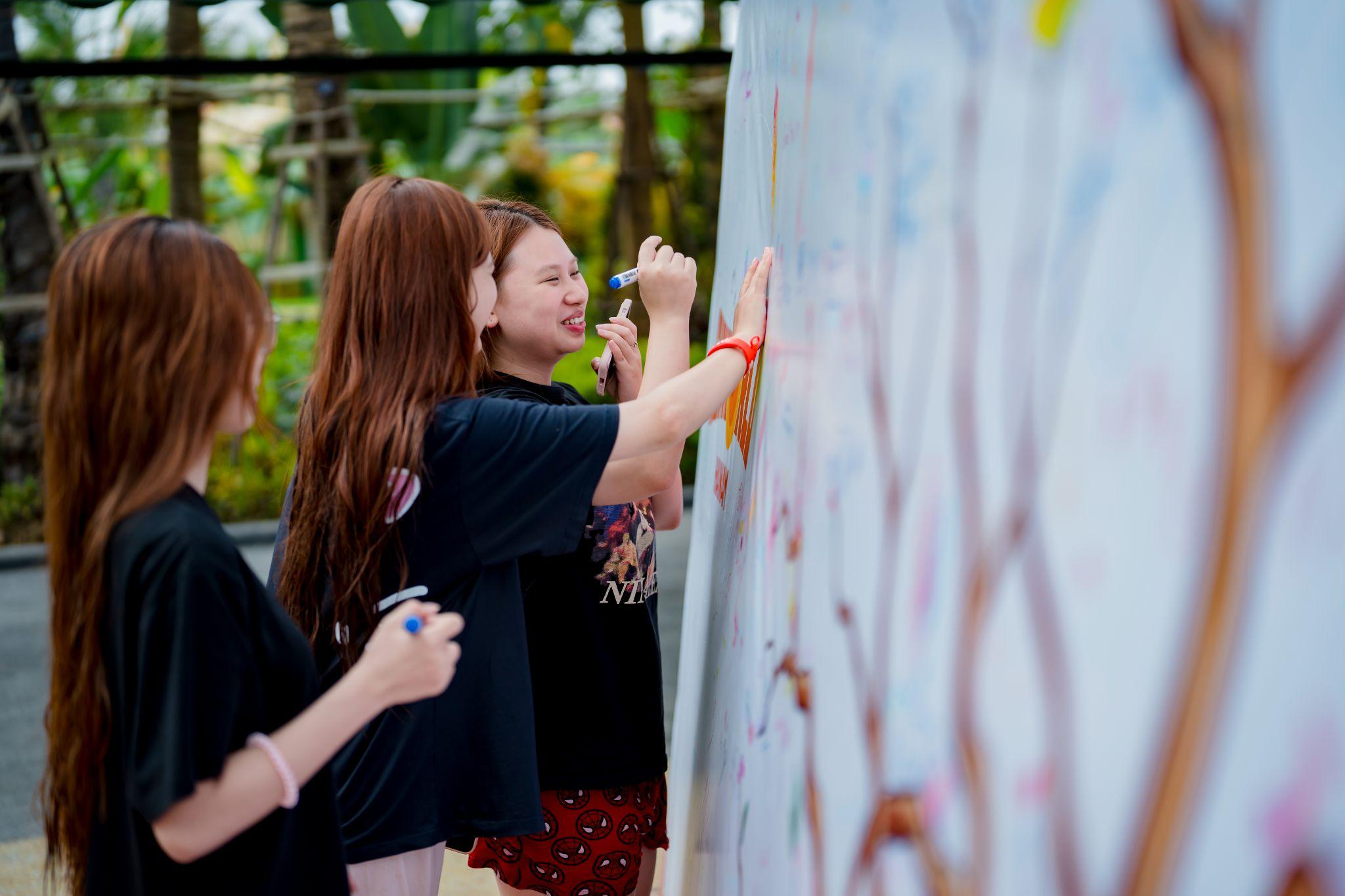 “Tấp nập” khách dịp Giỗ Tổ, thiên đường giải nhiệt sát vách Thủ đô sẵn sàng cho đại lễ 30/4 - 1/5 - 3