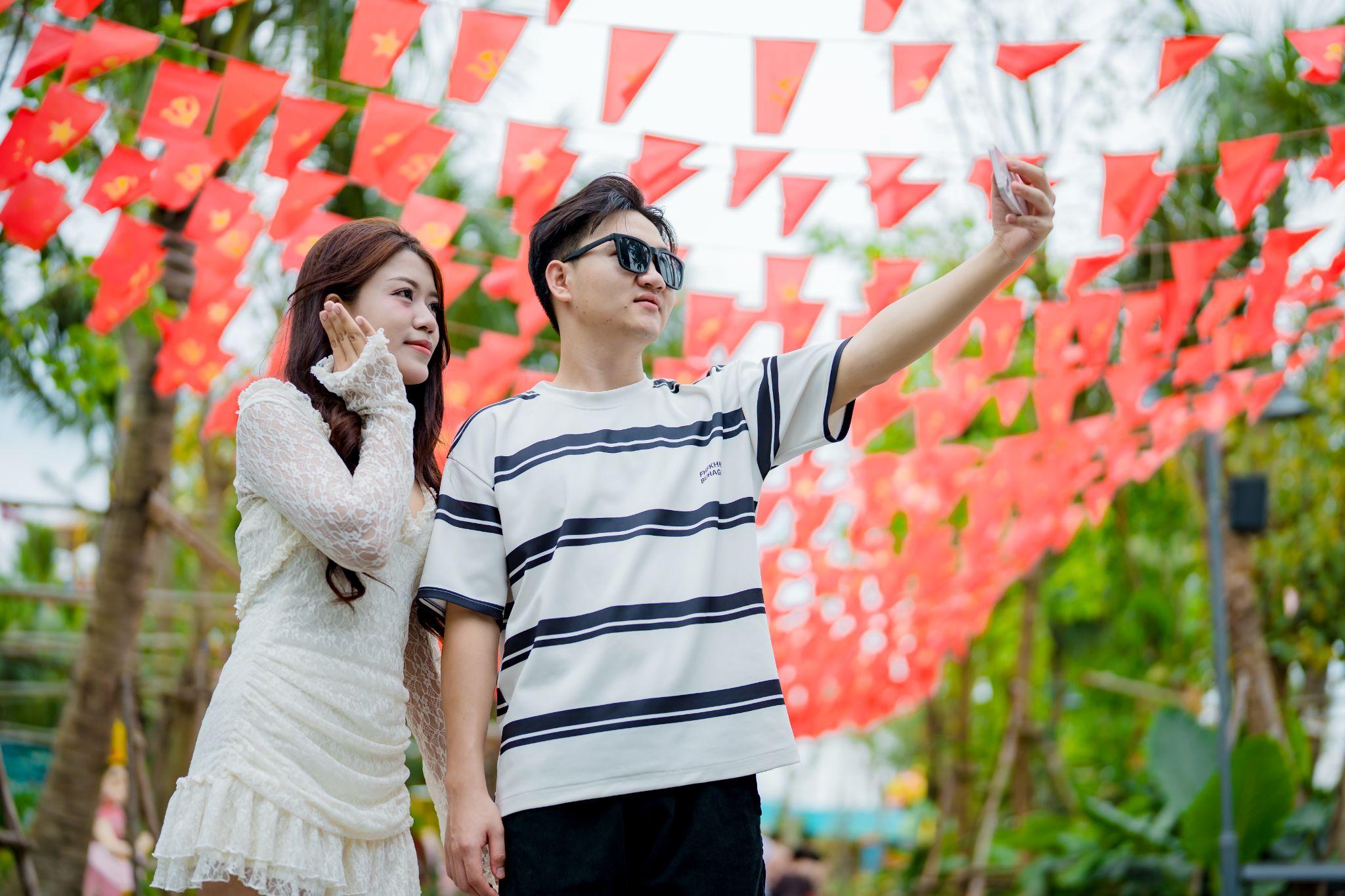 “Tấp nập” khách dịp Giỗ Tổ, thiên đường giải nhiệt sát vách Thủ đô sẵn sàng cho đại lễ 30/4 - 1/5 - 1