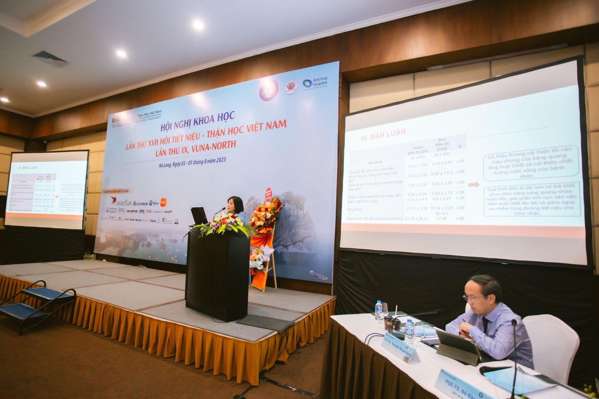 TS.BS Vũ Minh Hoàn trình bày báo cáo nghiên cứu đánh giá hiệu quả của Ích Niệu Khang tại Hội nghị Tiết niệu - thận học Việt Nam lần thứ IX