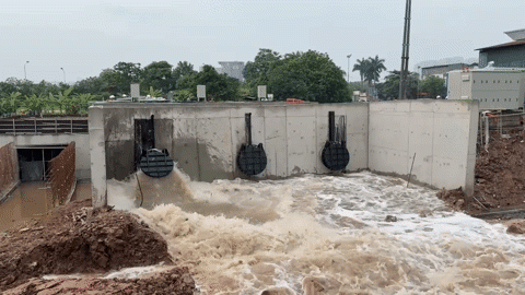 Hà Nội chạy thử loạt trạm bơm, tăng tốc chống ngập trước mùa mưa 2026 - 1