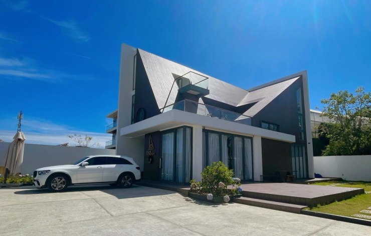 Không gian biệt thự Đà Lạt rộng hơn 300 m2 của Tóc Tiên - 1