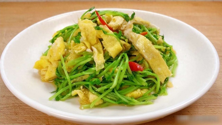 Loại rau nho nhỏ, tính mát như kem, giải nhiệt, dưỡng gan, cải thiện thị lực, xào nhanh thành món giòn ngọt, đưa cơm - 1