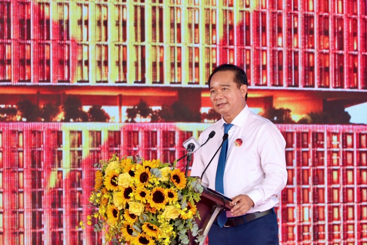 Chủ tịch UBND TPHCM Nguyễn Văn Được phát biểu tại lễ khởi công