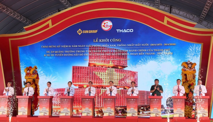 Lãnh đạo, nguyên lãnh đạo Trung ương, TPHCM thực hiện nghi thức khởi công dự án Quảng trường Trung tâm và Trung tâm Hành chính TPHCM và dự án tuyến đường sắt đô thị số 2 thành phố, đoạn Bến Thành - Tham Lương