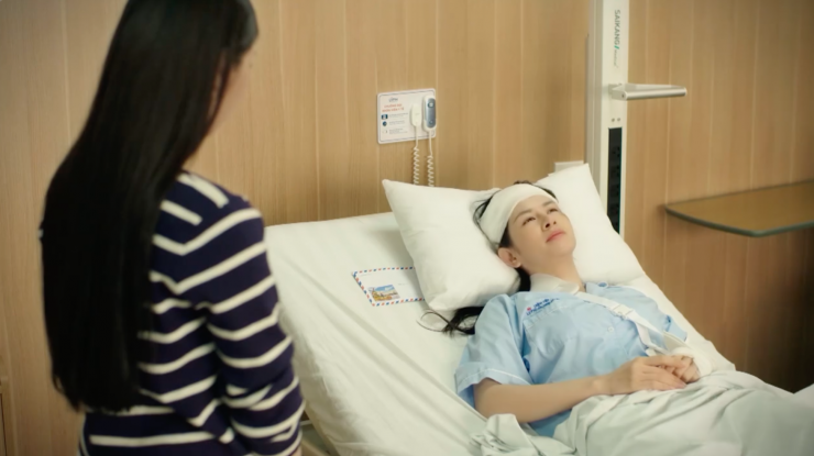 Thương đến thăm Ly để mong cô tha lỗi, không kiện Trang. Ảnh VTV