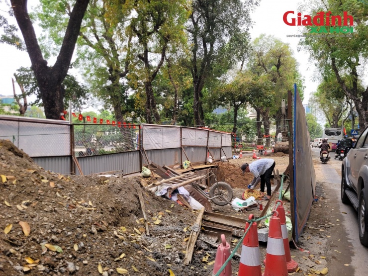 Tại một số nút giao quan trọng như Quang Trung - Trần Hưng Đạo, Quang Trung - Nguyễn Du, Quang Trung - Trần Quốc Toản, Quang Trung - Thợ Nhuộm và Quang Trung - Lý Thường Kiệt, hệ thống đèn tín hiệu giao thông sẽ tạm dừng hoạt động trong thời gian thi công.