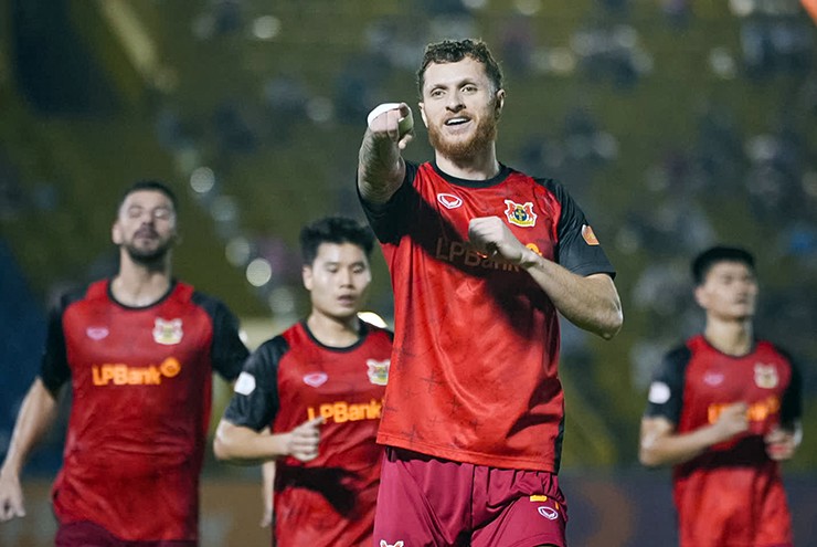 Nguyễn Tài Lộc nhập tịch thành công, thầy Kim có "siêu tiền đạo" khuynh đảo AFF Cup?