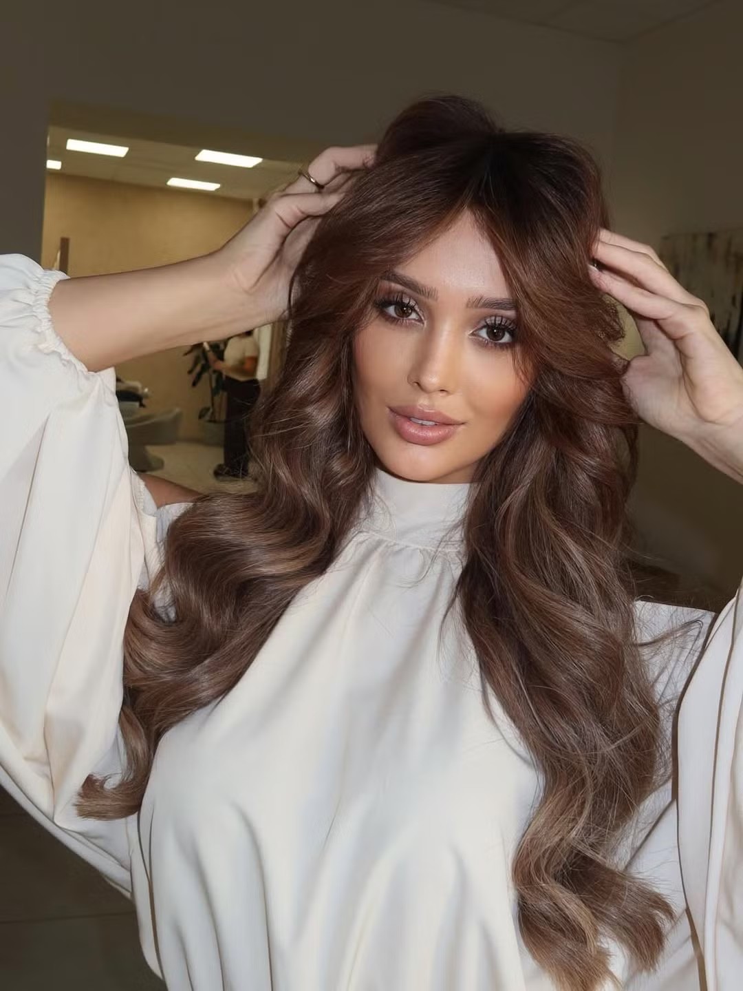 Linda là sinh viên tại Cao đẳng nghề AHOL, chuyên ngành sư phạm mầm non và ngoại khóa. Người đẹp cân bằng việc học tập với niềm đam mê thể thao, khiêu vũ và làm bánh.