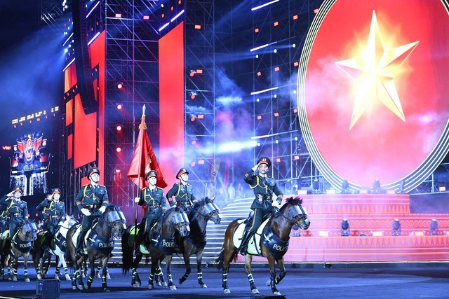 Mãn nhãn màn diễu binh của các lực lượng Công an, Quân đội tại concert Âm vang Tổ quốc - 6