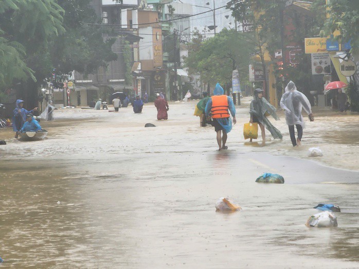 Đợt mưa lũ năm 2025 đã làm rất nhiều gia đình ở Huế bị ngập nặng.