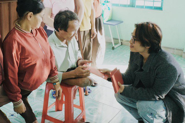 Ở tuổi U50, quý ông Vbiz hát 'Tháng Tư là lời nói dối của em' vẫn độc thân, chăm làm từ thiện - 5