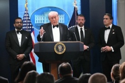 Thuyết âm mưu bùng lên ở Mỹ sau vụ mưu sát ông Trump