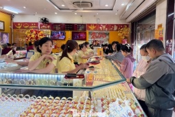 Sôi sục vì vàng trước nghỉ lễ