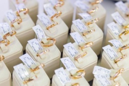 Giá vàng hôm nay 29/4: Lao dốc không phanh