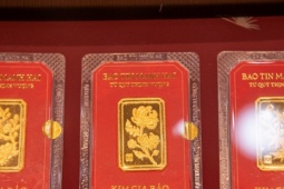 Bỏ 700 triệu mua vàng giá đỉnh, lỗ hơn 60 triệu: Cắt lỗ hay giữ tiếp?