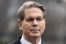 Mỹ tung thêm đòn trừng phạt lên Iran