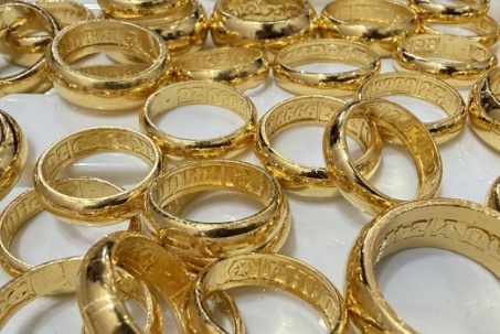 Bỏ 700 triệu mua vàng giá đỉnh, lỗ hơn 60 triệu: Cắt lỗ hay giữ tiếp?