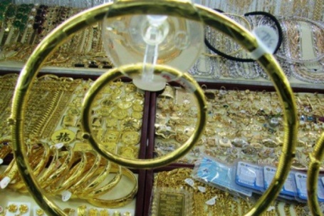 Tối 29-4, giá giảm tiếp, người mua vàng SJC, vàng nhẫn 1 tháng qua lỗ 15 triệu đồng