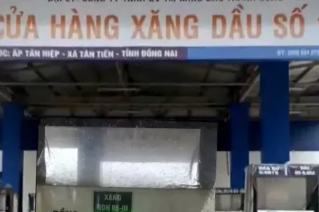 Cây xăng bị tố 'làm xiếc' giá bán lẻ