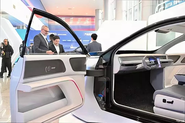 Volkswagen hé lộ SUV điện hoàn toàn mới, tầm giá khoảng 350 triệu đồng - 5