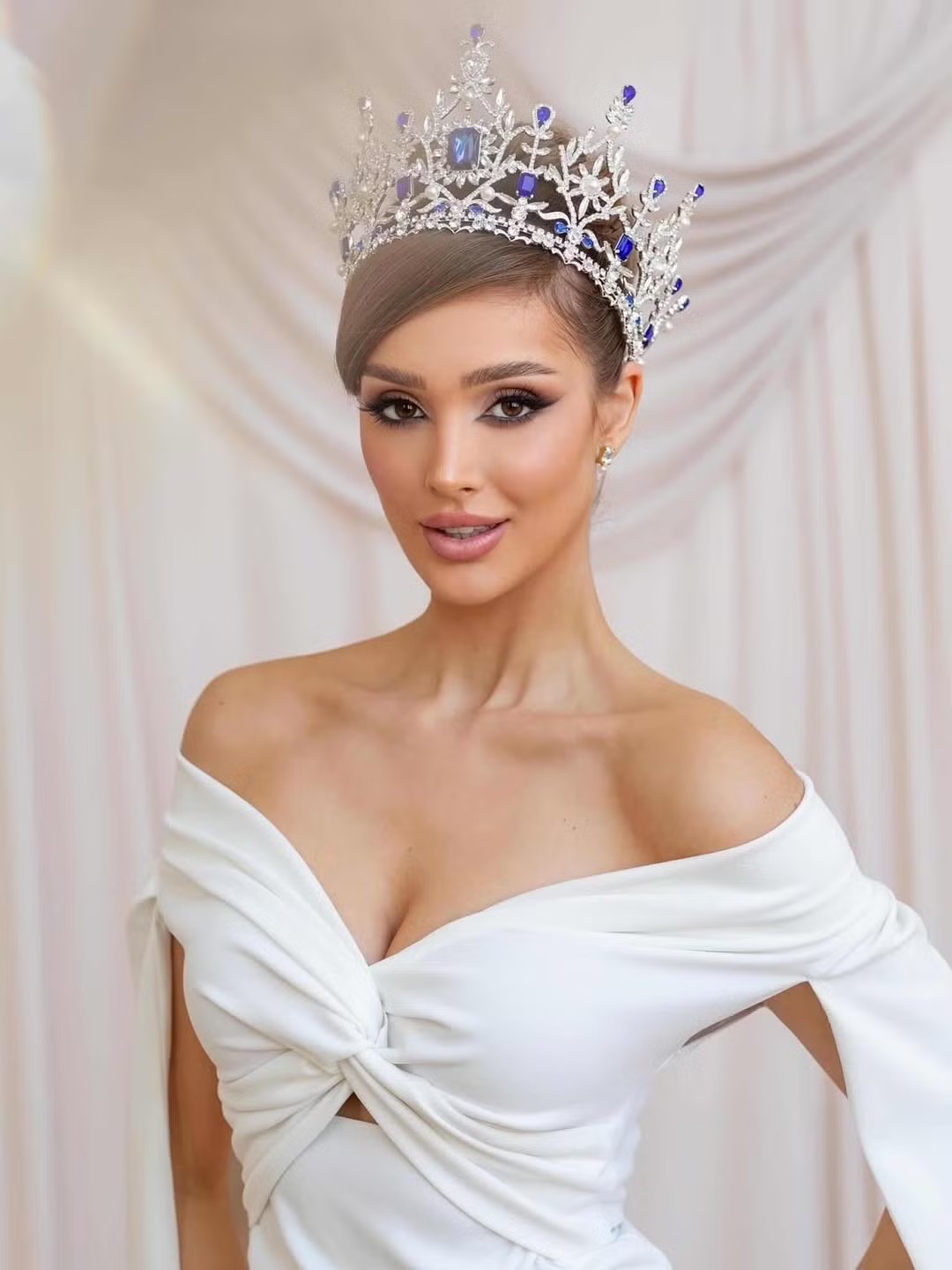 Linda Górecká năm nay 22 tuổi, đến từ Dětmarovice, đăng quang danh hiệu Hoa hậu Cộng hòa Czech 2025, giành quyền đại diện cho đất nước tại cuộc thi Hoa hậu Thế giới lần thứ 73.