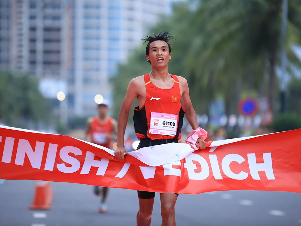 VĐV Trịnh Minh Tâm - nhà vô địch giải chạy năm nay